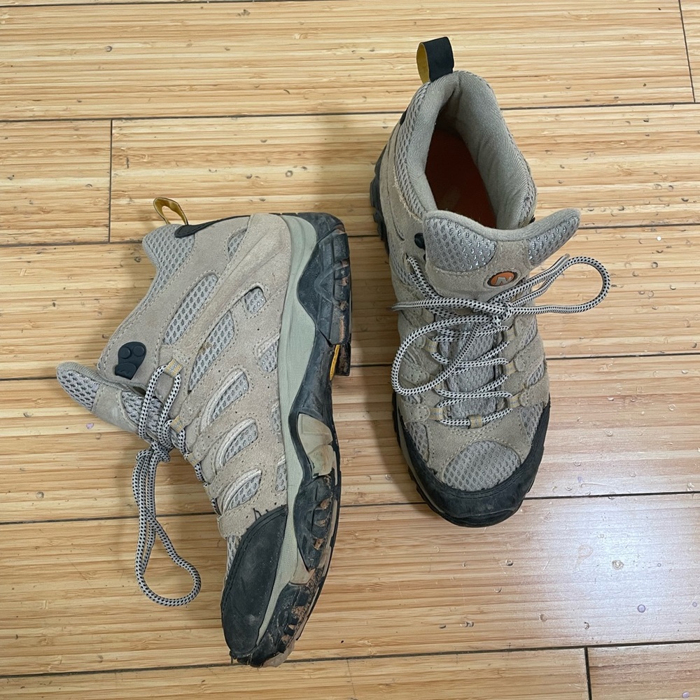 Merrell Hiking Shoes Size 8.5
